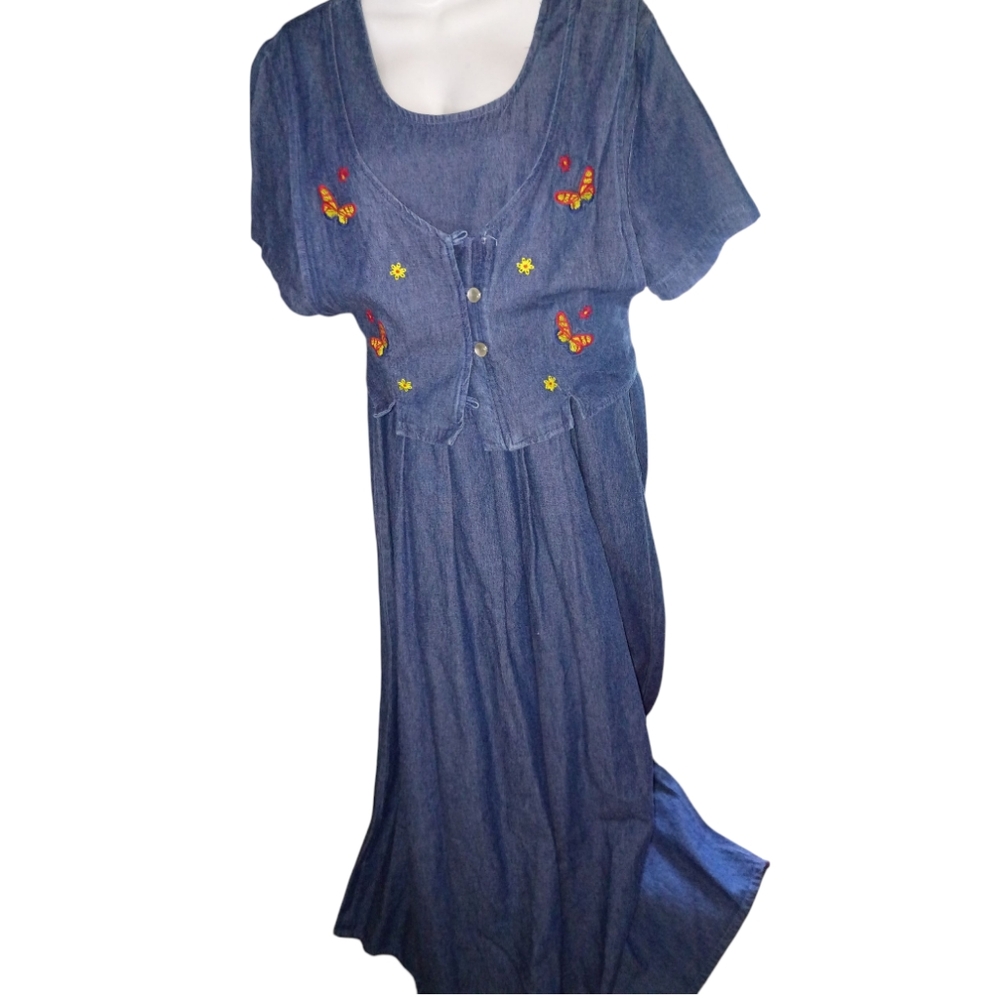 🦄 Denim Maxi Dress with Floral Embroidery
